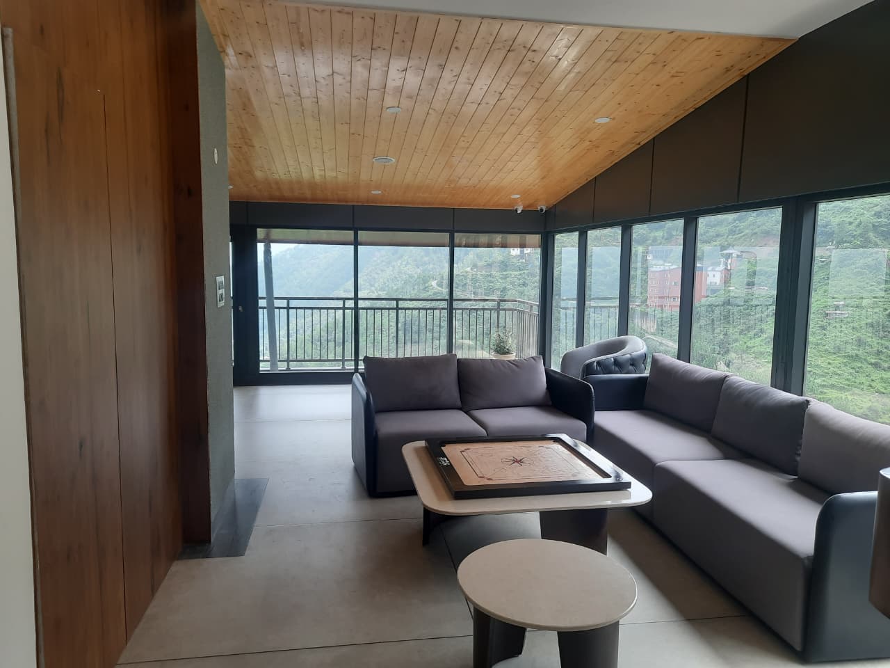 Ready to Move 4 BHK in Shimla | 2423 Sq Ft | Valley View